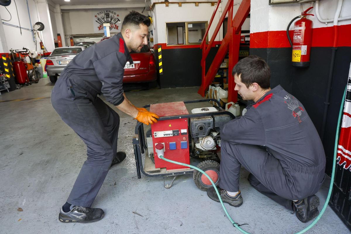 Del Clínico a Lavacolla: así se ha vivido el apagón en Santiago Del Clínico a Lavacolla: así se ha vivido el apagón en Santiago