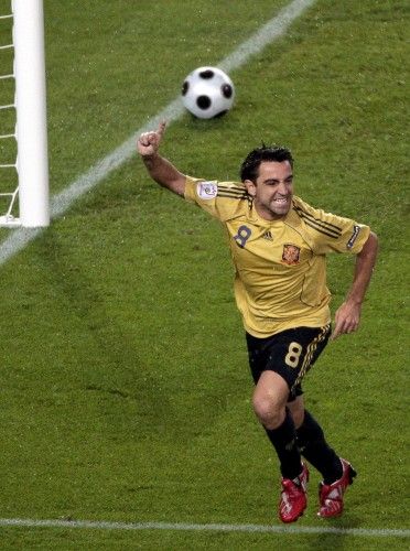 Xavi Hernández ha disputado 133 partidos con España, anotando 12 goles. Tiene en su palmarés un Mundial y dos Eurocopas.