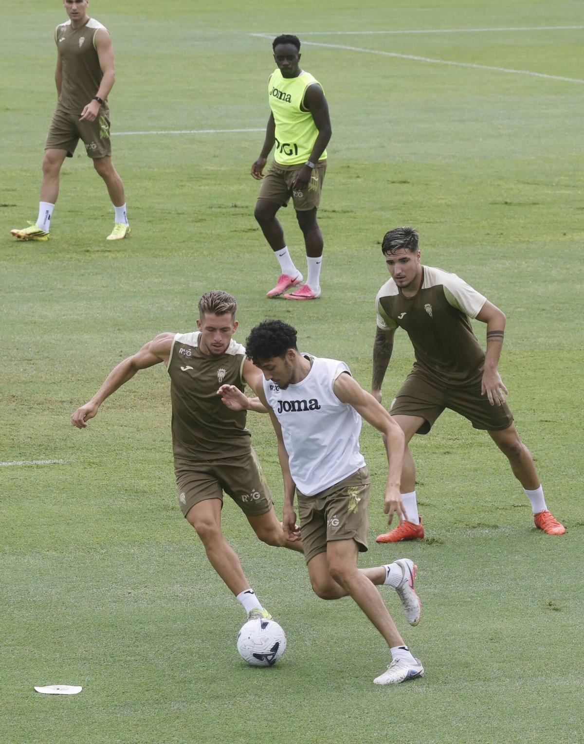 La vuelta al trabajo del Córdoba CF tras superar al Girona, en imágenes