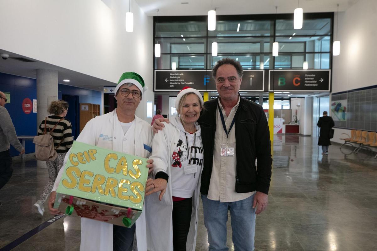 Las postales navideñas de los alumnos de Cas Serres llegan un año más al Hospital Can Misses Las postales navideñas de los alumnos de Cas Serres llegan un año más al Hospital Can Misses