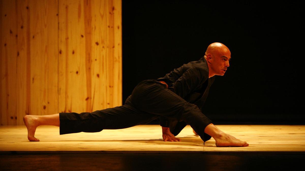 Roberto Torres interpreta ‘Los zuecos van hacia sus buenos hábitos’.