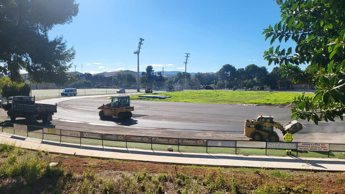 Una imagen tomada este jueves de las obras de la pista