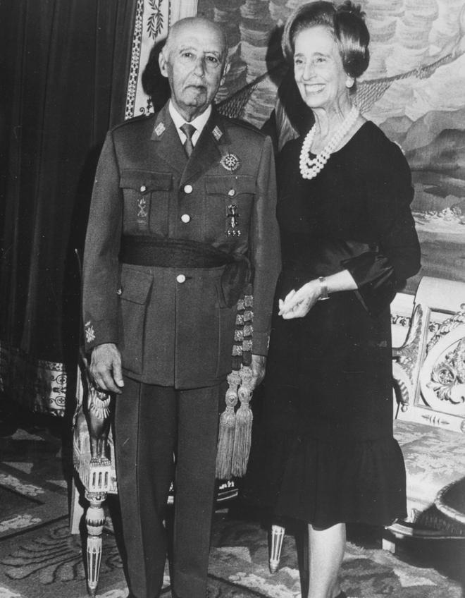 ¿Quién querría un retrato de Franco para colgar en la pared? Se subasta uno de más de dos metros