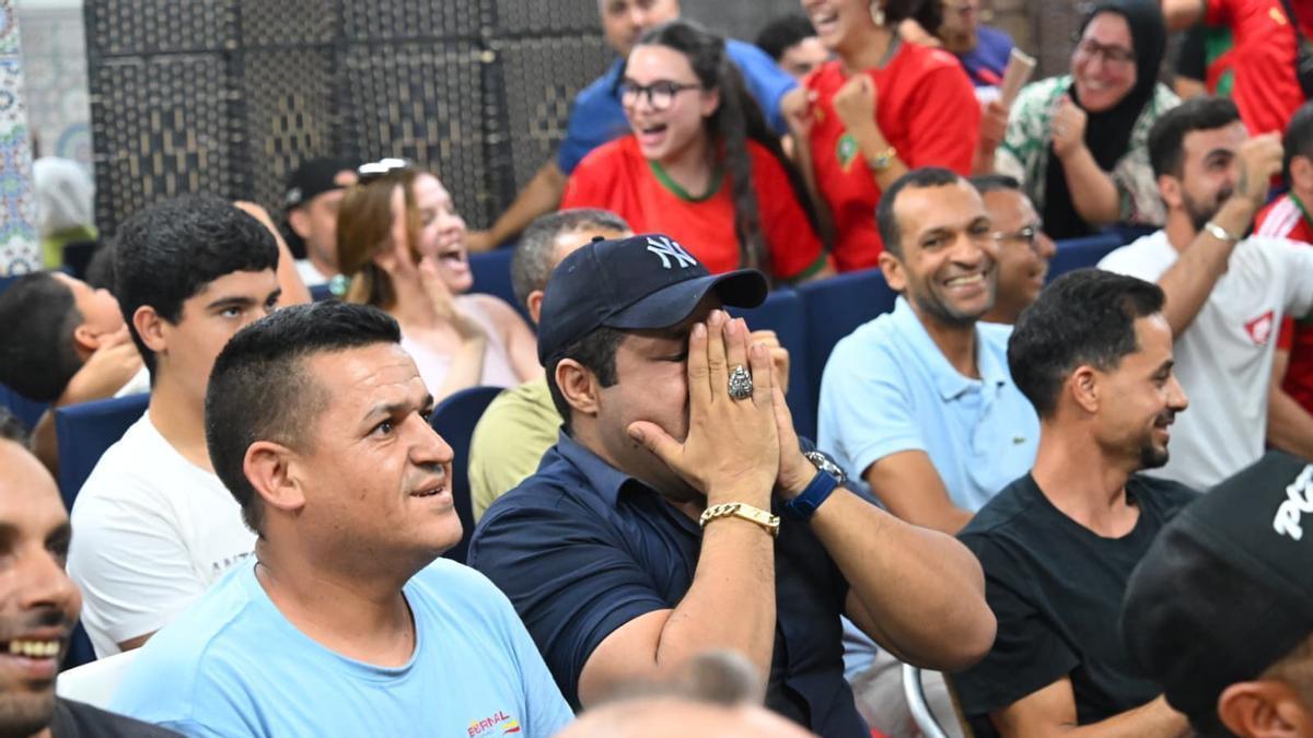 Ambiente de Mundial en Crevillent durante el Francia-Marruecos de cuartos