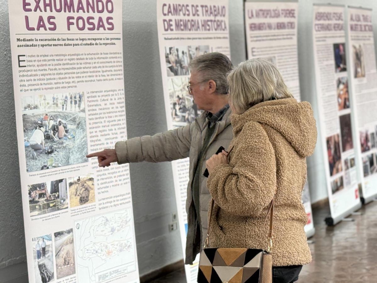 Exposición sobre la memoria histórica de Cáceres.