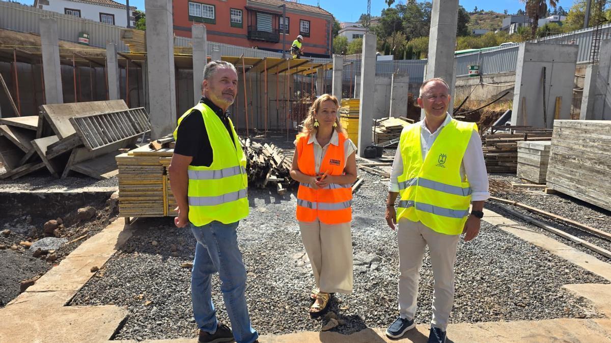 Un momento de la visita a las obras.