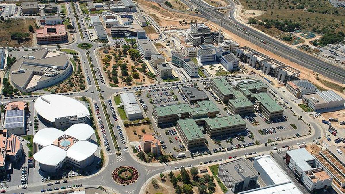 Imagen aérea de las áreas industriales de Paterna.