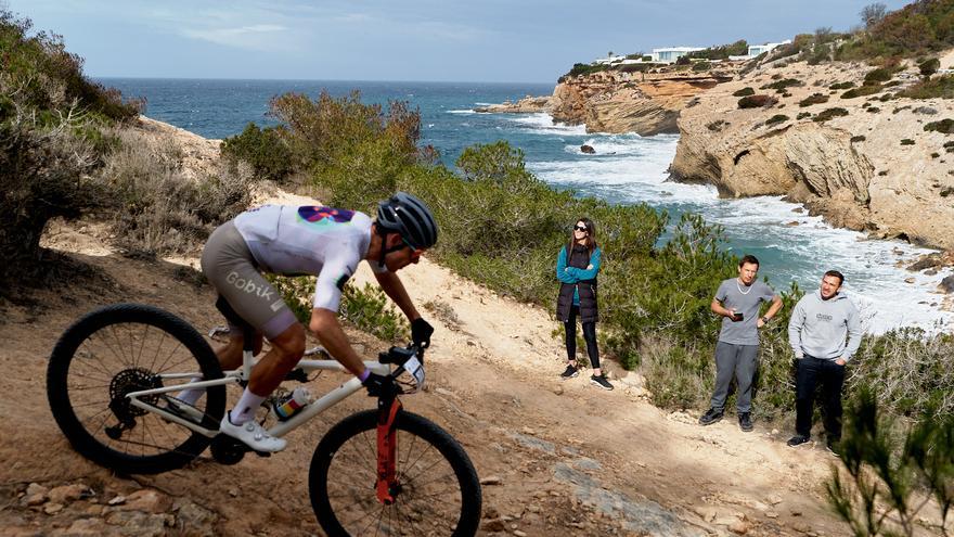 La Vuelta a Ibiza MTB SCOTT by Shimano y Podarcis aúnan esfuerzos para concienciar a los más jóvenes