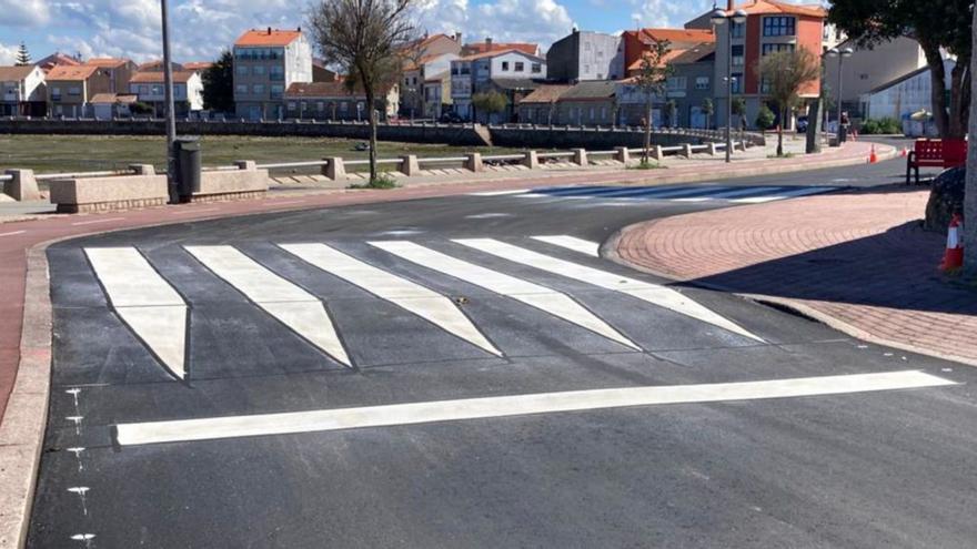 La señalización horizontal completa la renovación del vial Terra de Porto-Lordelo.