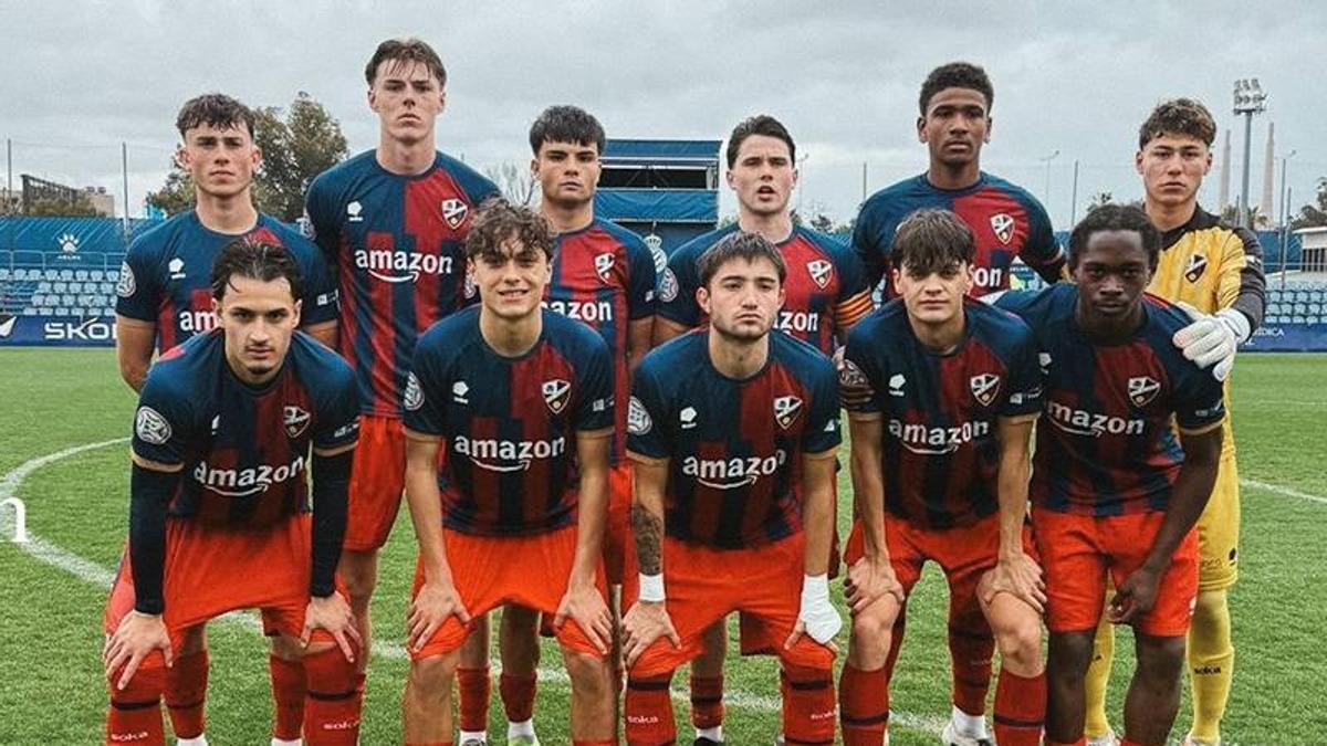 Once titular del Juvenil A de la SD Huesca antes del partido ante el Espanyol.