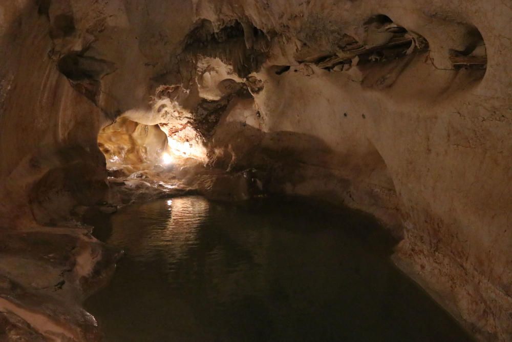 La familia propietaria de la Cueva del Tesoro reclama que un arqueólogo se haga cargo de la dirección del monumento