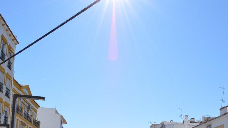 La avenida Marqués del Duero sigue cerrada al tráfico.