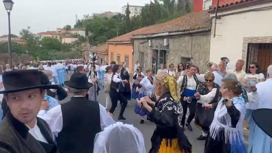 Video | El coro de la parroquia Sagrada Familia de Nuevo Cáceres canta y baila a la Virgen