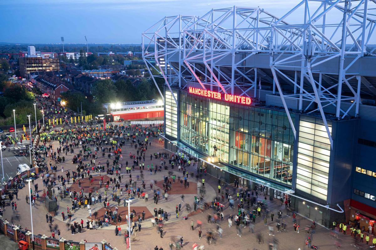 Imagen de los exteriores de Old Trafford, el estadio del Manchester United.