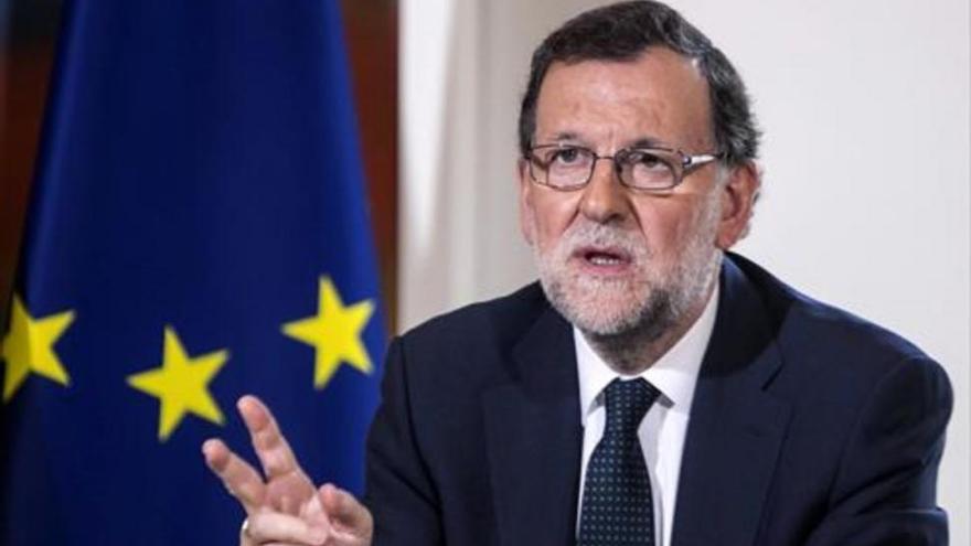 Rajoy amaga con las terceras elecciones mientras busca seducir a Rivera