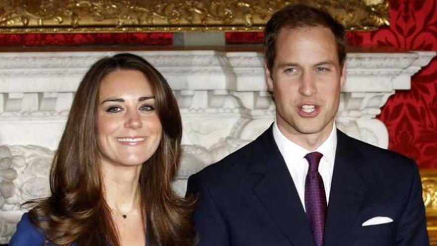 El príncipe Guillermo y Kate Middleton, el día que anunciaron su compromiso.