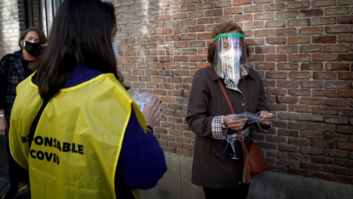 Madrid decide su futuro en unas elecciones muy generales