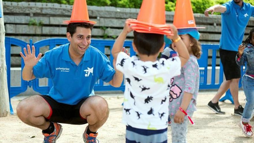 300 empleados de Caixabank participan en su semana social