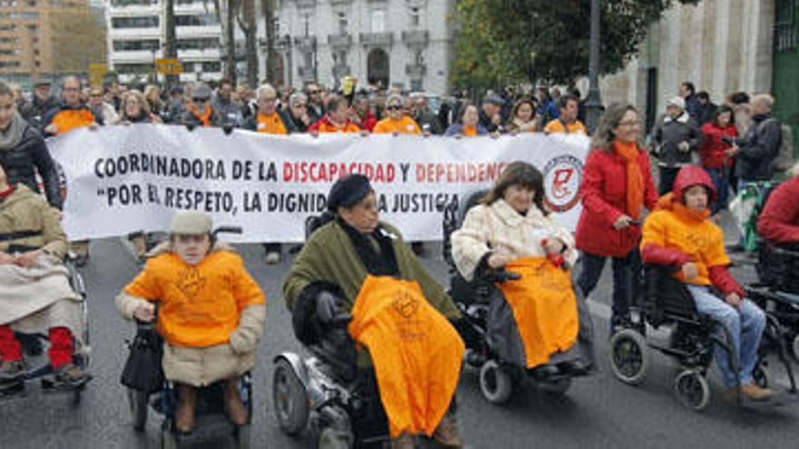 Siete mil entidades españolas denuncian que la Generalitat &quot;hostiga&quot; a los discapacitados