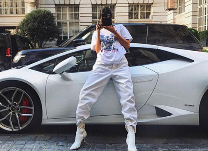 Botines blancos de Kendall Jenner en Instagram