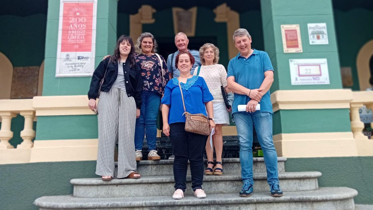 Por la izquierda, Leire Rodríguez, Eva Fernández, Marta Menéndez, Araceli Herrero, José Manuel Fernández y José Ramón Feito.