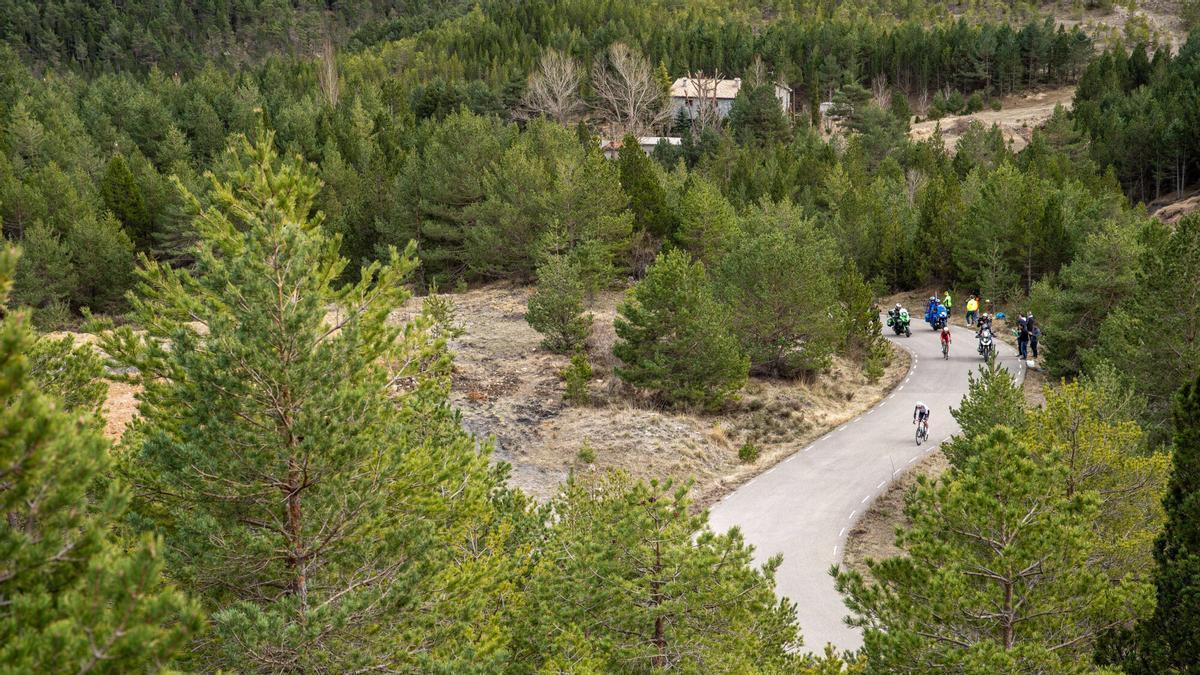 El pas de l'etapa berguedana de la Volta Ciclista a Catalunya