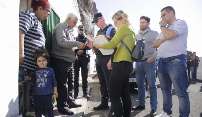 Desalojo de las viviendas en Santa Lucía.