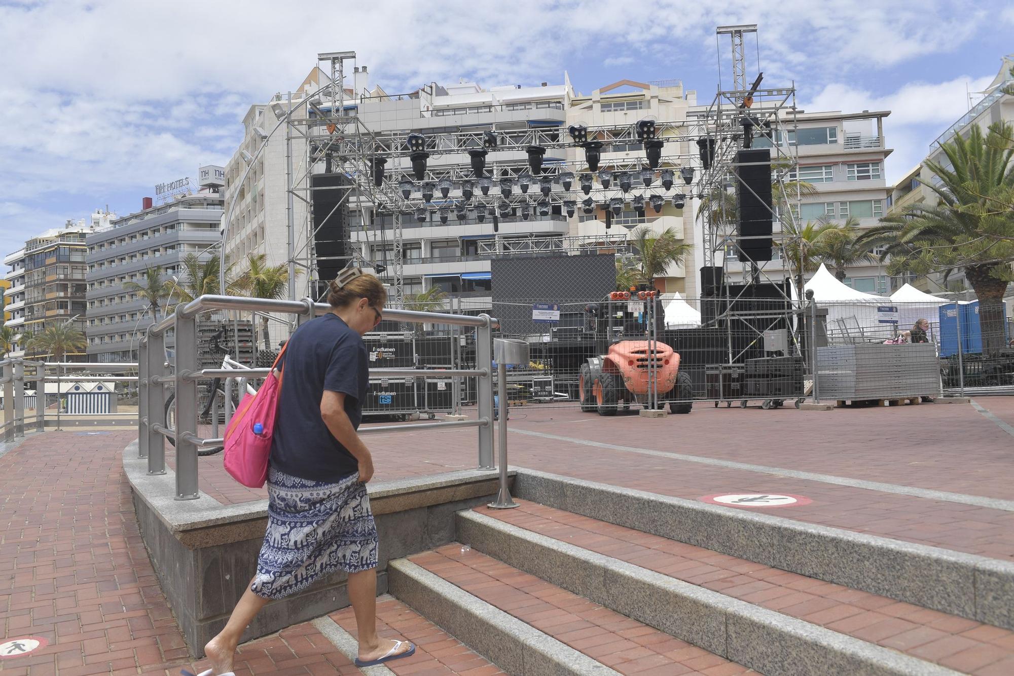 Preparativos para la Noche de San Juan en Las Canteras