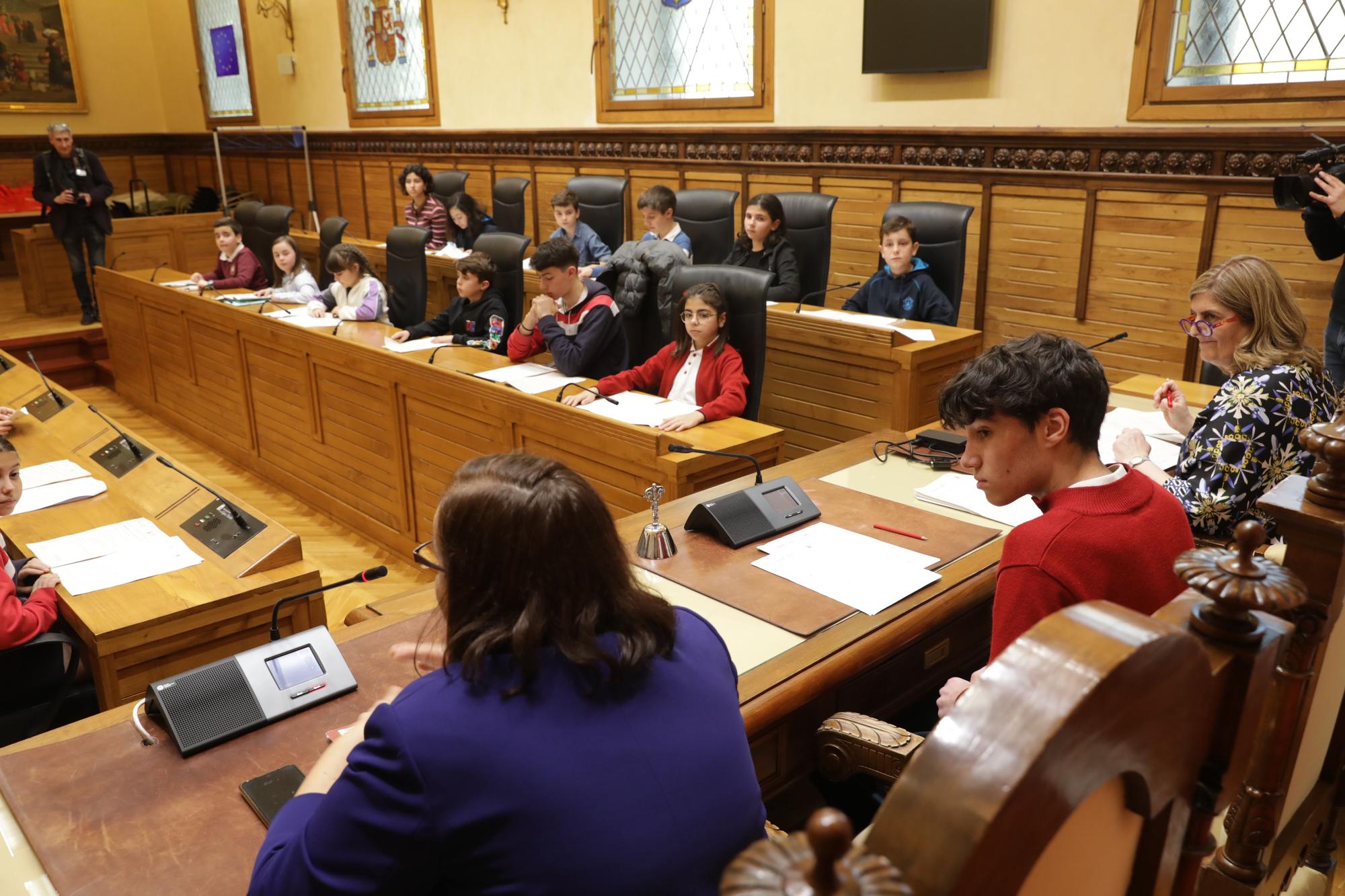 En imágenes: El Pleno infantil en el Ayuntamiento de Gijón