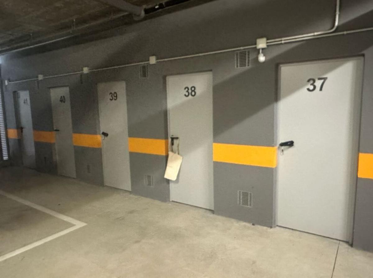 Imagen de unos trasteros para alquilar