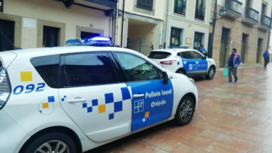 Huye de la Policía Local de Oviedo, denuncia el robo de su coche a la Policía Nacional y se va para casa