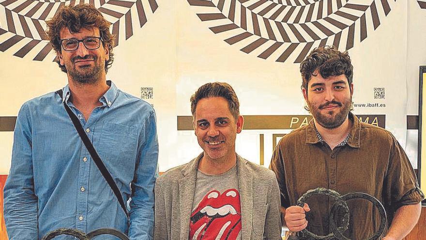 Gonzalo Ballester, Ángel Cruz y Paolo Natale con sus premios. | IBAFF