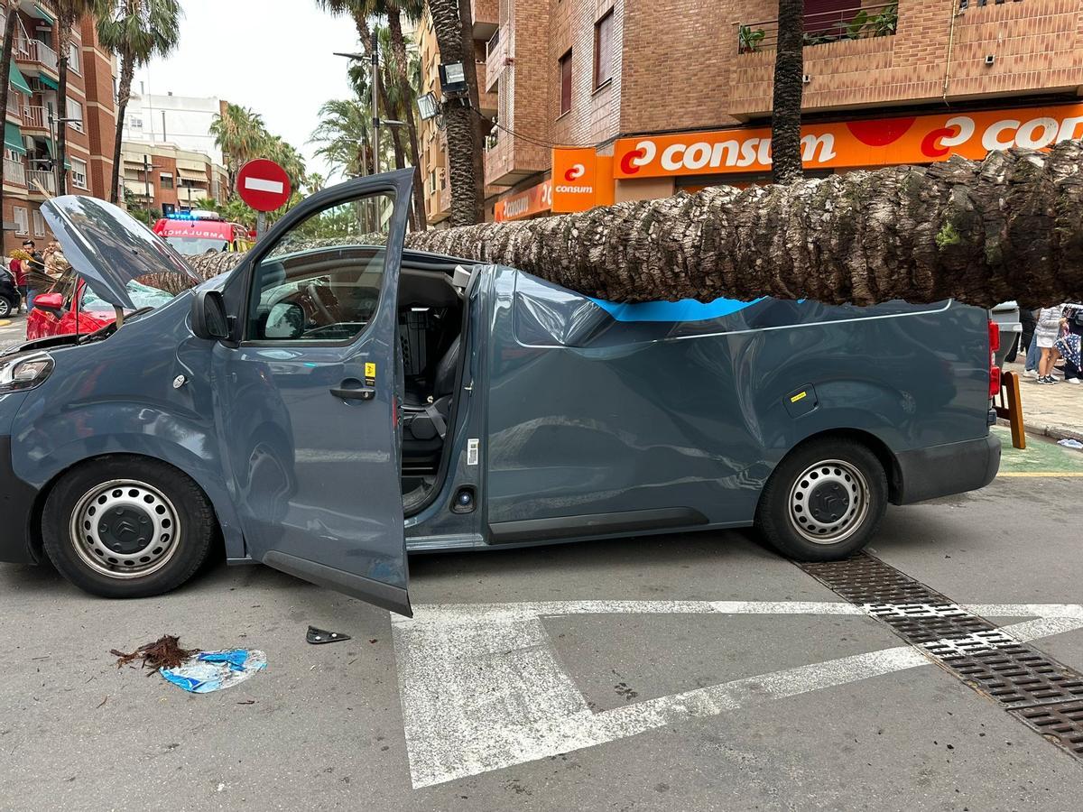 La furgoneta donde estaba el herido