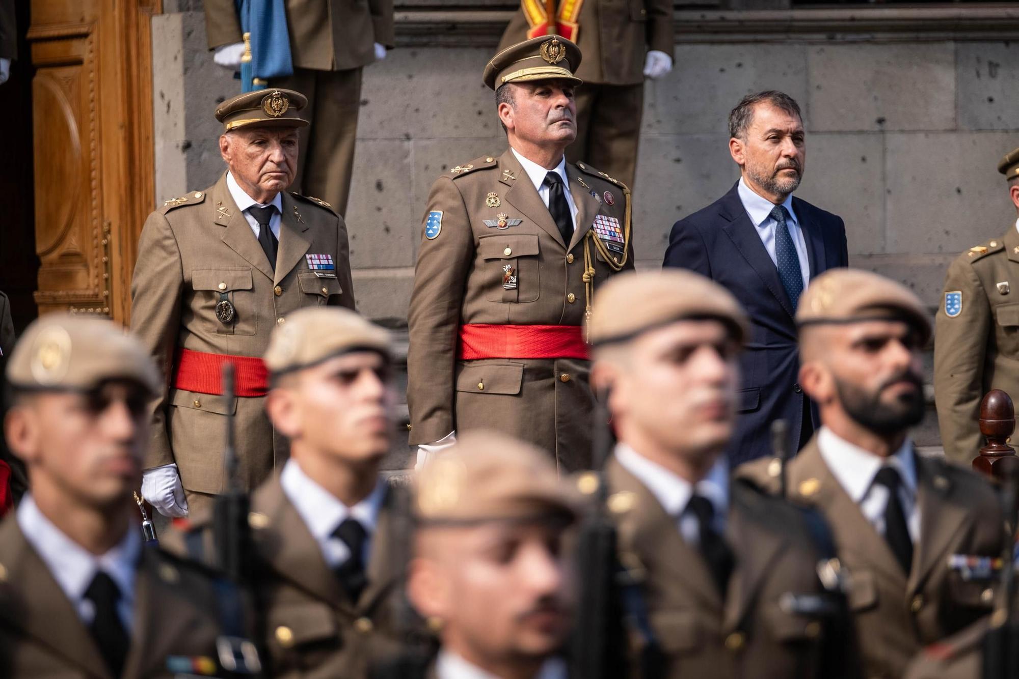 Solemne izado de la bandera por el 300 aniversario de la Capitanía General de Canarias