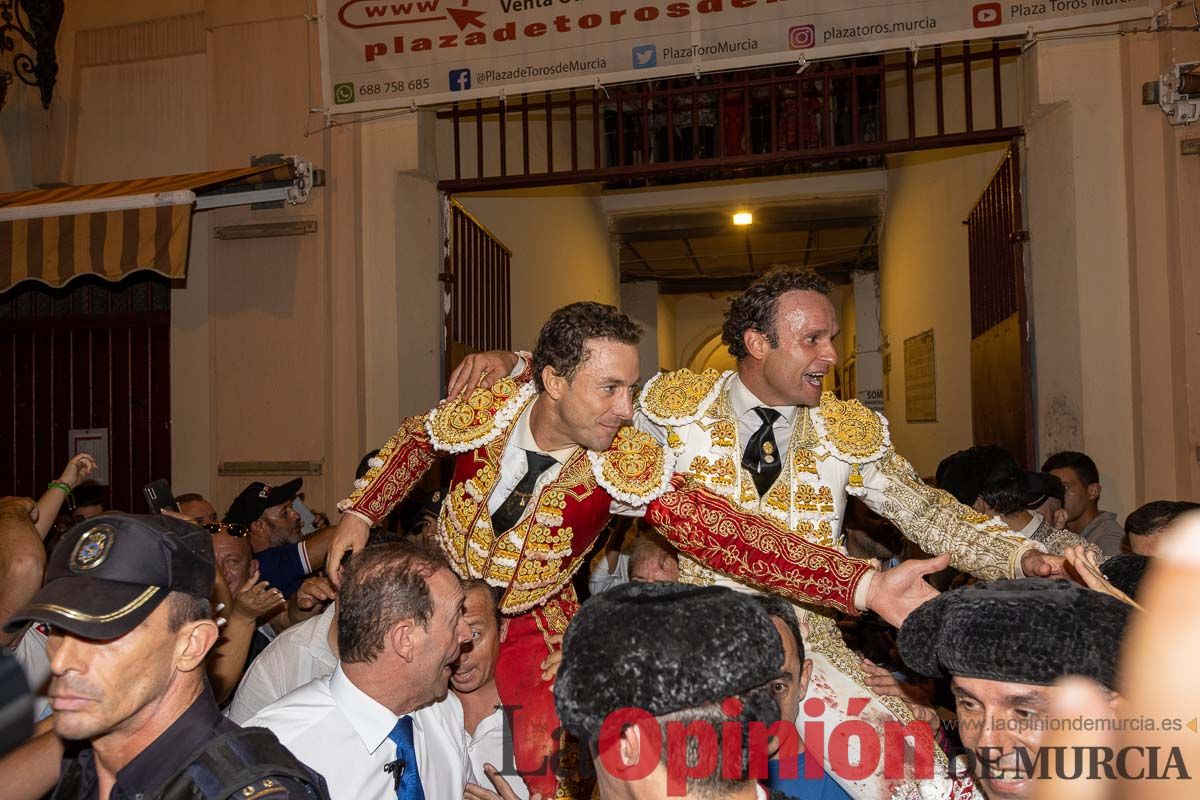 Rafaelillo y Antonio Ferrera salen a hombros en el mano a mano de Victorino en Murcia