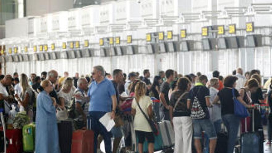 Facturación en el Aeropuerto de Málaga.