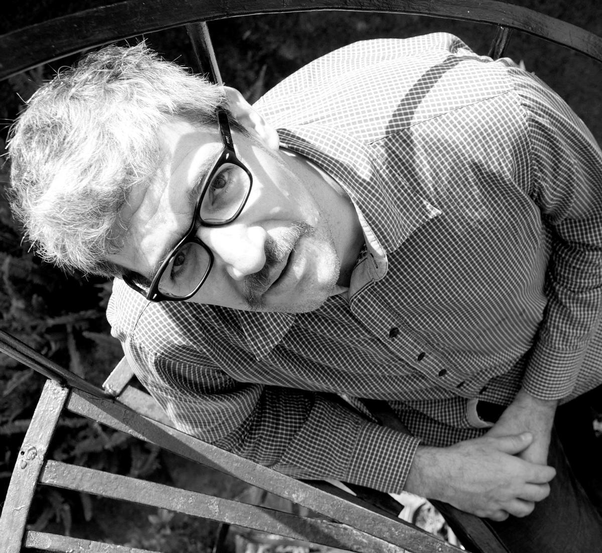 El escritor mexicano Emiliano Monge.