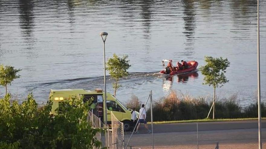 Antonio Ferrera, hospitalizado tras caer al río desde el puente de la Autonomía