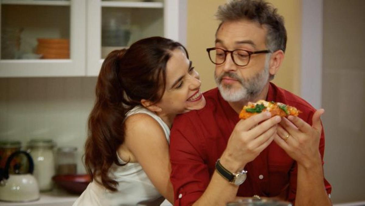 Pau dialoga continuamente con Raquel, que está presente en todos los episodios de ‘Després de tu’.