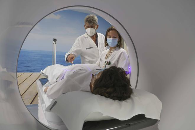 El Hospital de Sant Joan estrena un acelerador que reduce a la mitad el tiempo de radiación en tumores