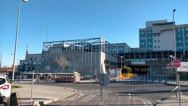 Ocho especialidades siguen con déficit de personal en el hospital