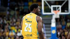 Chimezie Metu debutó con el Dreamland Gran Canaria tras 362 días lesionado