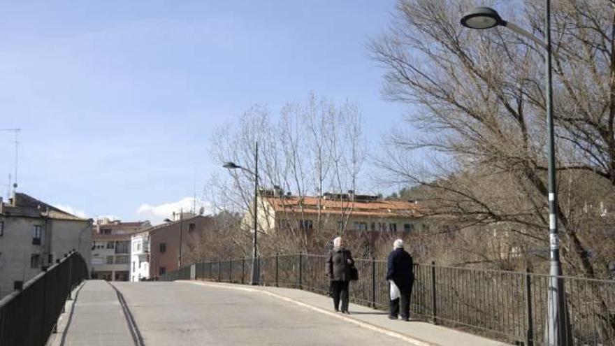 Imatge del pont vell de Sallent, que es preveu reformar amb les ajudes de la Llei de Barris