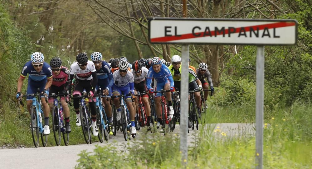 Segunda etapa de la Vuelta a Asturias entre Ribera de Arriba y el Alto del Acebo.