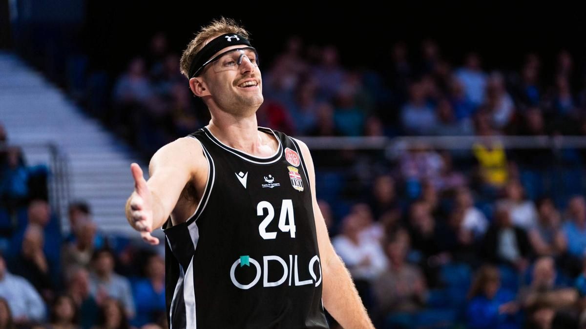 Calvin Hermanson, fichaje del Alimerka Oviedo Baloncesto