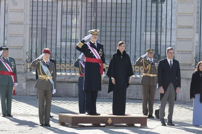 La princesa Leonor junto a sus padres en el Palacio Real de Madrid