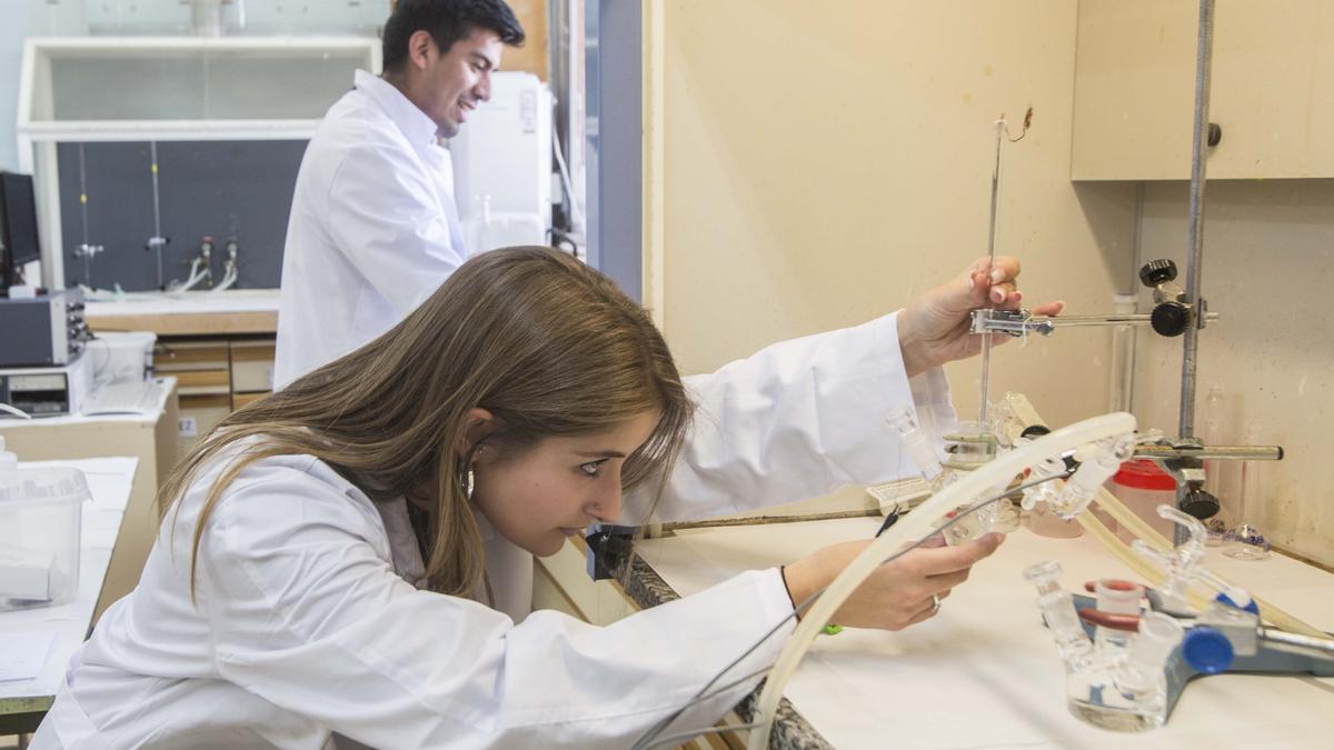 Investigación de Química Física en el Instituto de Materiales de la UA