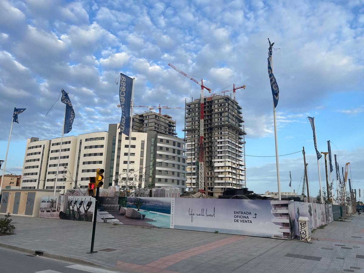 Vistas de la parcela Torre del Río donde construirán viviendas en La Térmica.