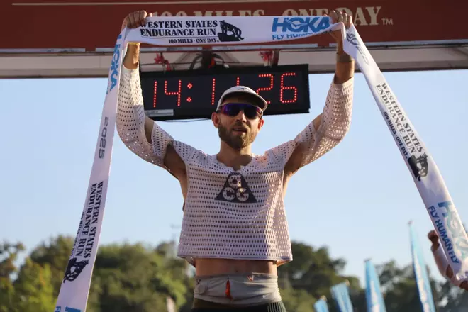 La camiseta de trail más polémica que usó el ganador de la Western: "Parece tejida por la abuela"