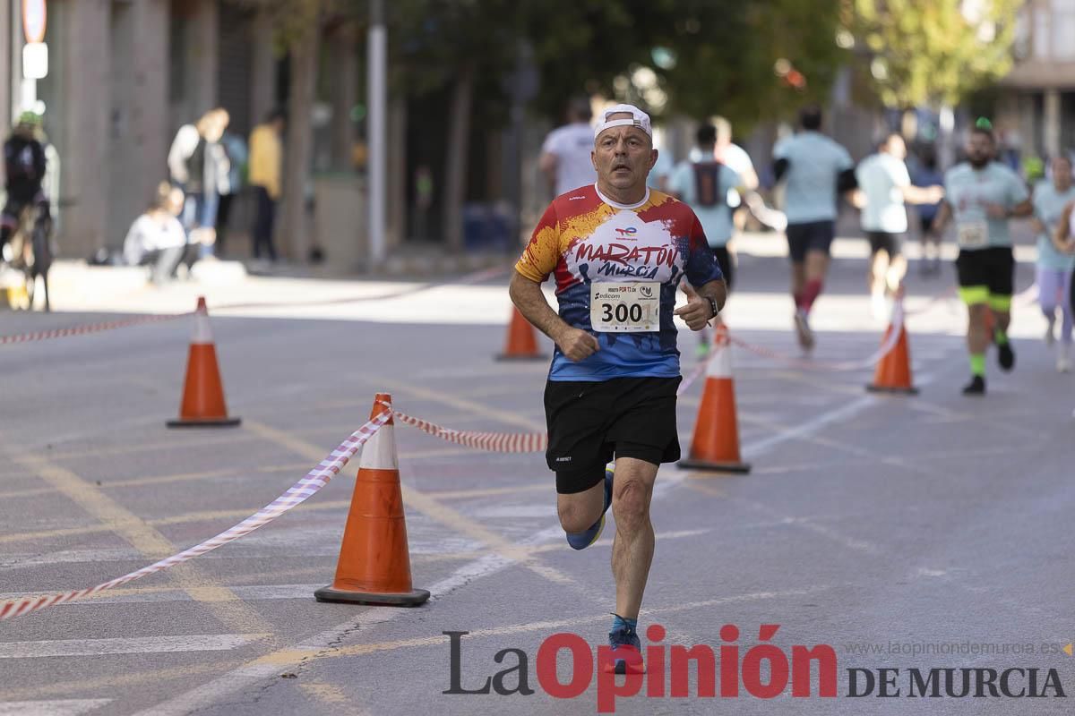 Carrera '10K Assota por ti' en Caravaca (salida y giro primera vuelta)